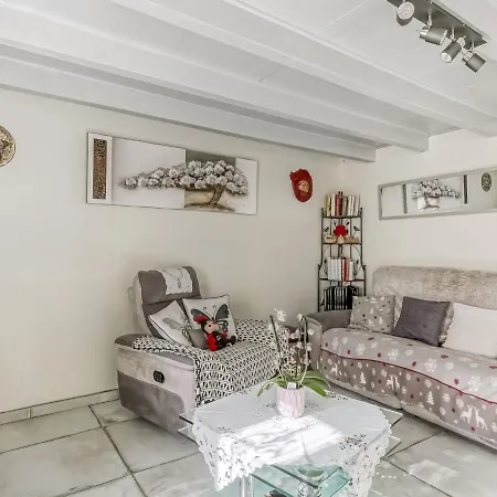 Charming Town Centre House With Garden Dom wakacyjny