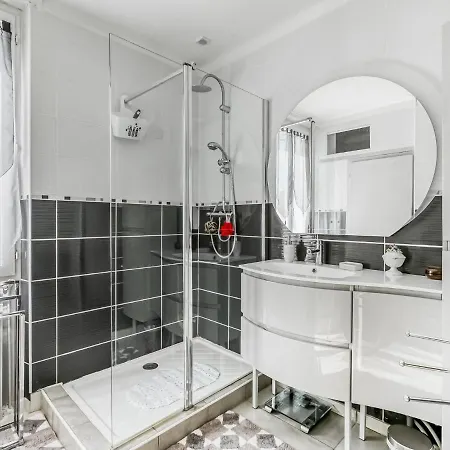 Charming Town Centre House With Garden