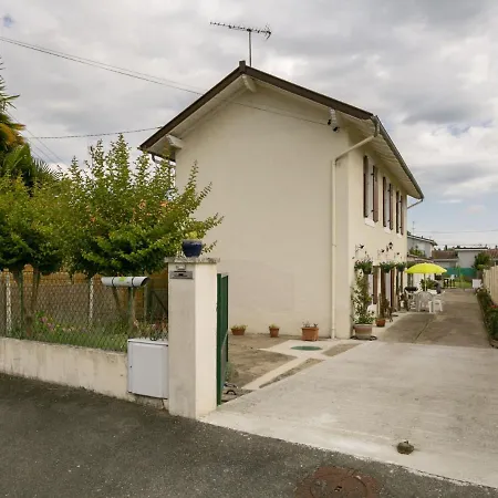 Charming Town Centre House With Garden * Dax