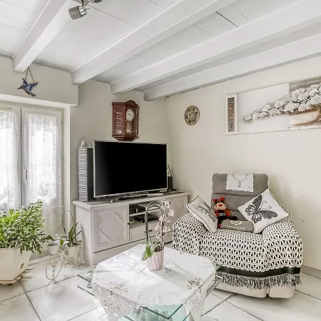 Charming Town Centre House With Garden * Dax