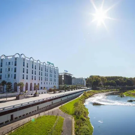 בית נופש Charming In Heart Of דקס