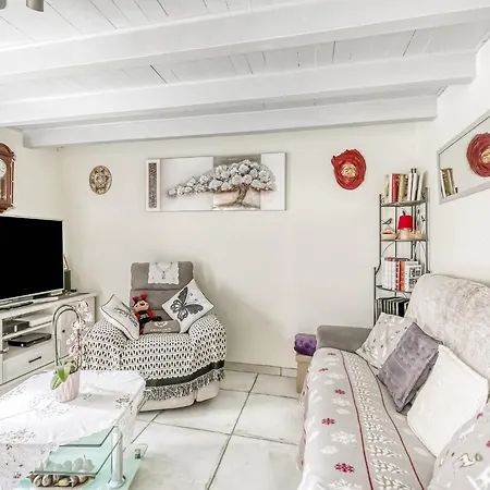 Charming In Heart Of בית נופש *